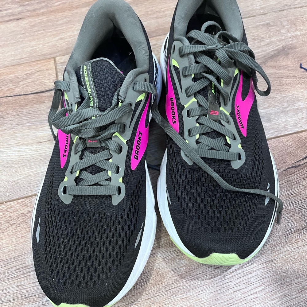 Brooks Adrenaline GTS. Almost New!